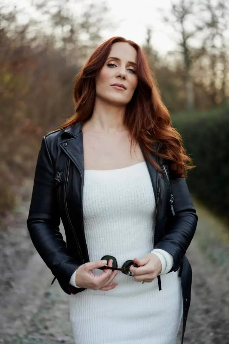 Simone Simons, la cantante de Epica que también es modelo e influencer