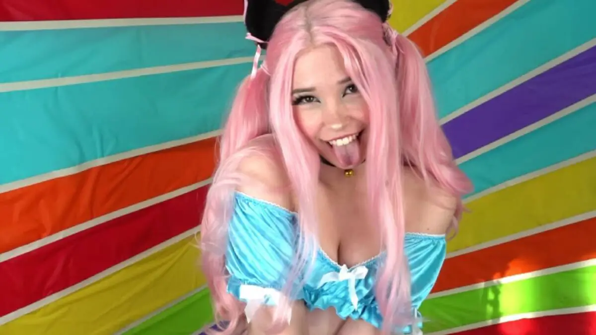 Belle Delphine portada 5 Belle Delphine, conocida por su nombre artístico, es una celebridad de internet británica de origen sudafricano. Ella es una youtuber, modelo, modelo erótica y actriz pornográfica.