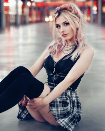 Fotos de la cosplayer canadiense RolyatisTaylor