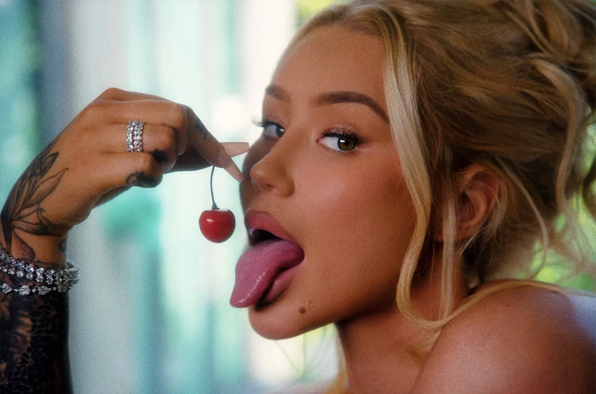 Iggy Azalea lista para su campaña Hotter Than Hell ¡Iggy Azalea deslumbra con Hotter Than Hell!
