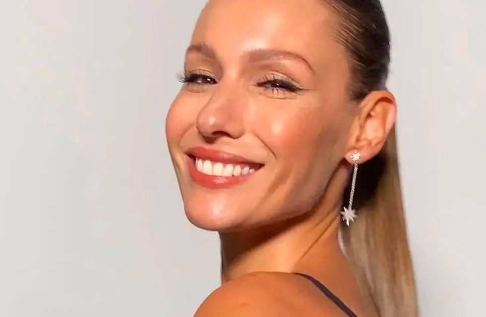 Fotos dse Pampita posando en lencería hot