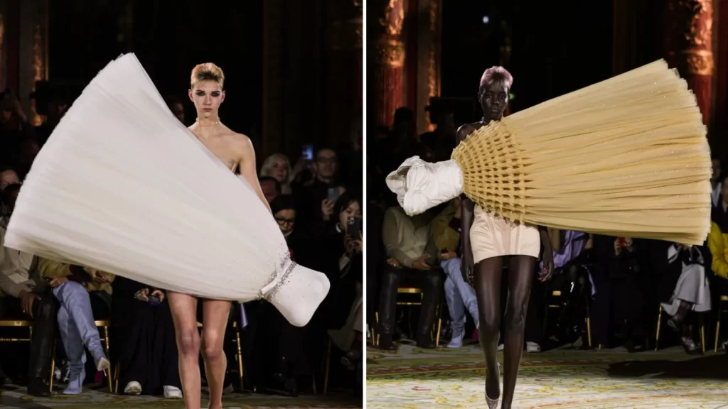 La moda se eleva: Vestidos de escobas gigantes en la pasarela de Paris Fashion Week