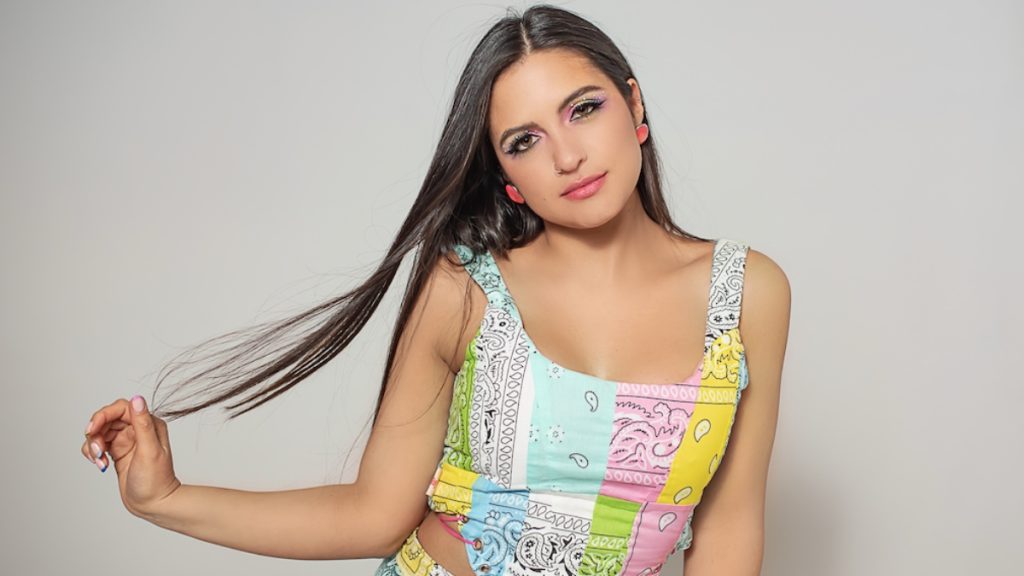 Maca del Pilar, tiktoker chilena, crea canción con frases virales chilenas Tiktoker chilena Maca del Pilar canta frases virales en su canción