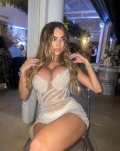 Foto de Lyna Pérez, una modelo de Miami que arrasa en OnlyFans y redes sociales