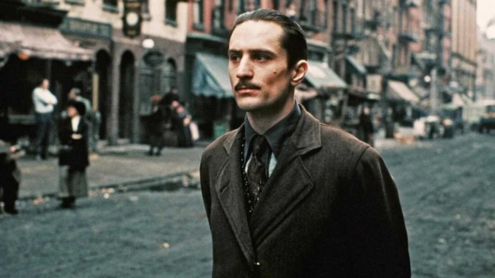 Robert De Niro como el joven Vito Corleone en 'El Padrino II