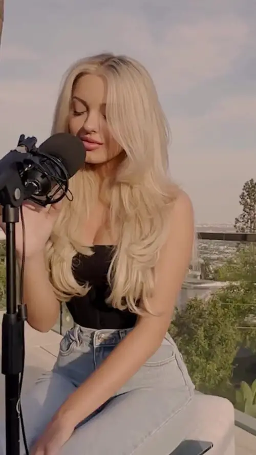 Video de Sophie Saint interpretando un cover de su cantante favorita Billie Eilish Sophie Saint