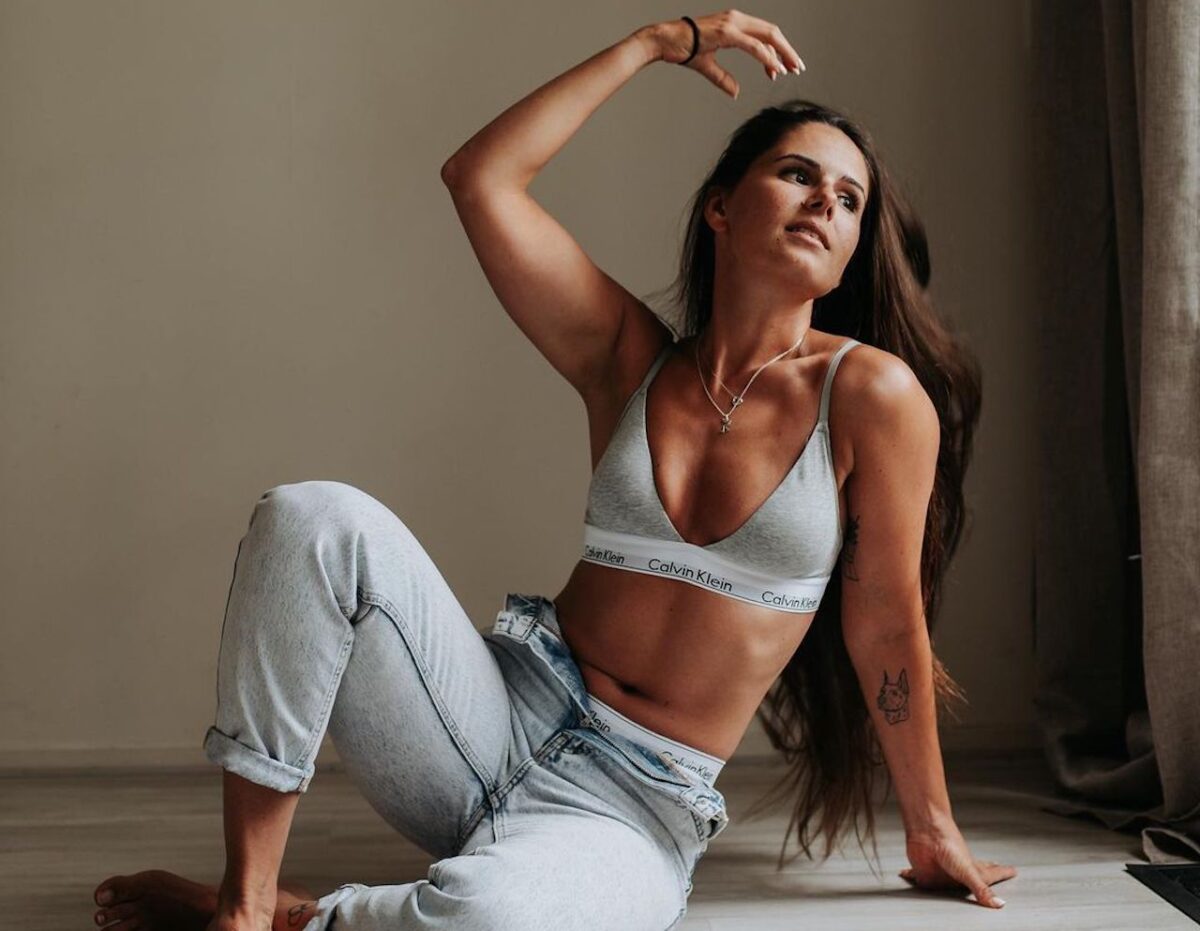 Alexandra Ianculescu posa su cuerpo fitness para OnlyFans