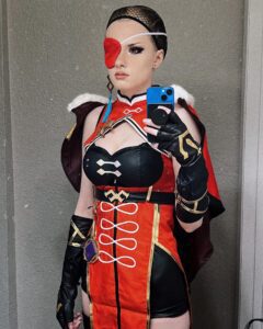 Foto de Bunni Lynn realizando cosplay muy sensual