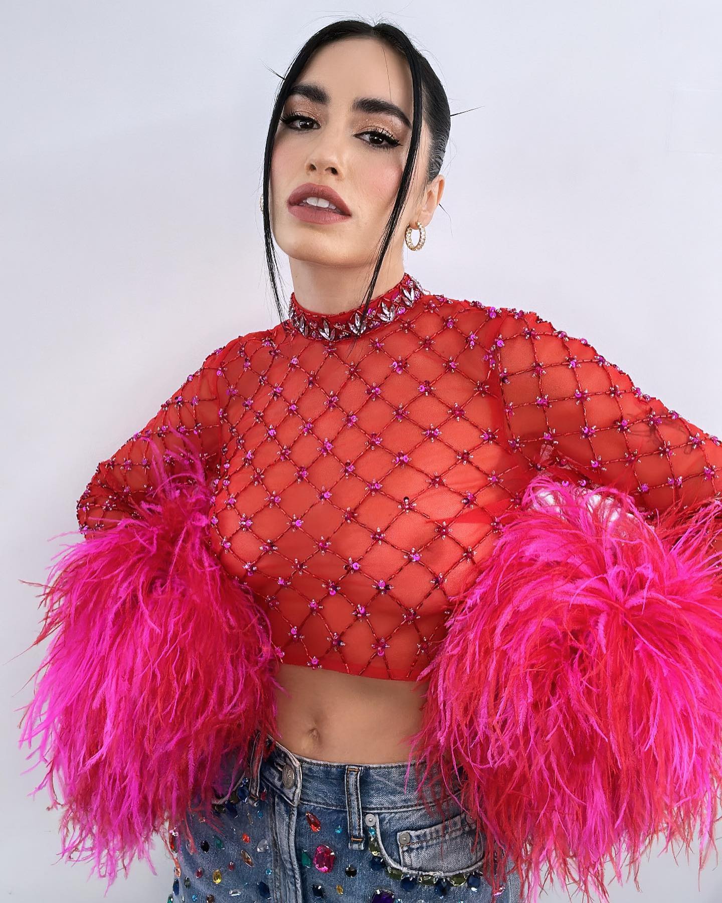 Lali Espósito posando en transparencias