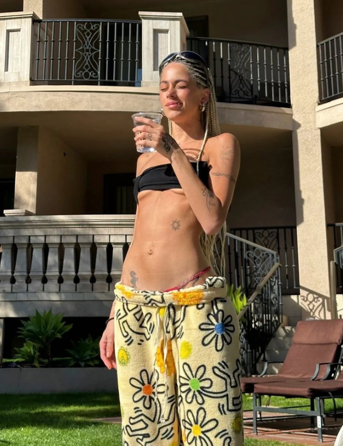 Tini Stoessel en microbikini