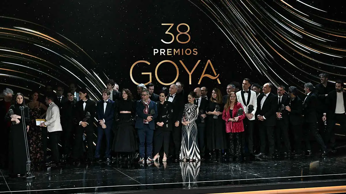 Equipo de "La Sociedad de la Nieve" en los Premios Goya 2024