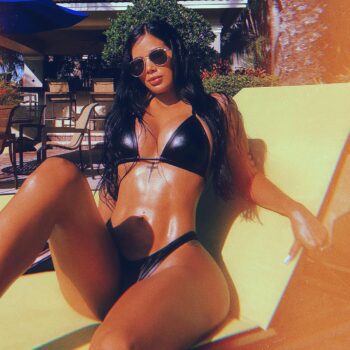 Maria Gabriela Lobaton posando en sesión de fotos