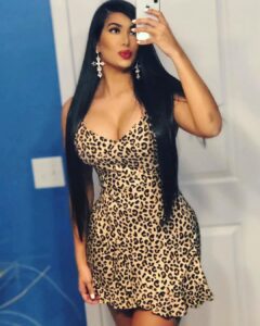 Maria Gabriela Lobaton posando en sesión de fotos