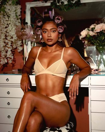 Mira Patel, modelo india, en backstage