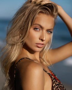 Alexa Pollock luce su belleza natural para Instagram