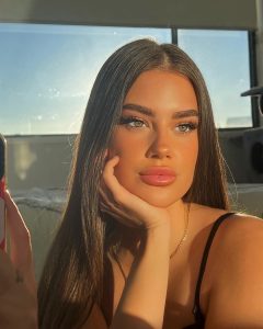 Tameeka Kerr posando su belleza