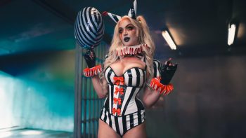 Danielle DeNicola cosplayer con look sexy de Harley Quinn
