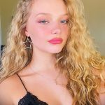 Amiah Miller,Actriz y modelo estadounidense destacada por su talento y versatilidad.