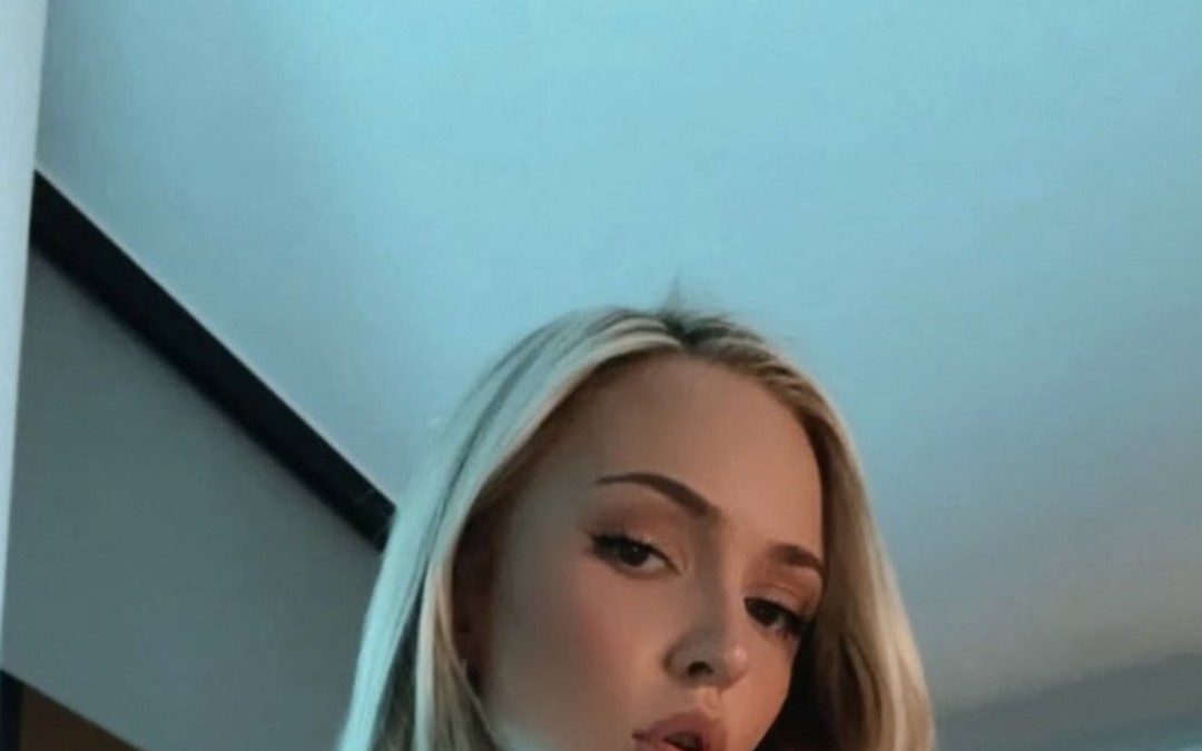 Abby Rao, la sensual influencer de OnlyFans con un look glamoroso y