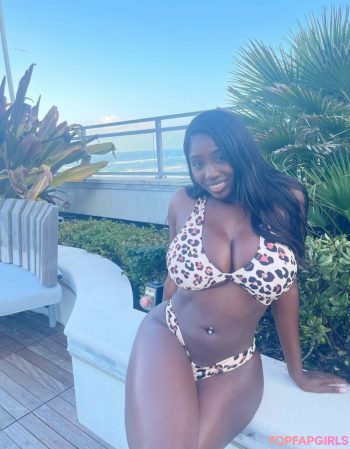 Contenido exclusivo de Ellie Ensley en OnlyFans