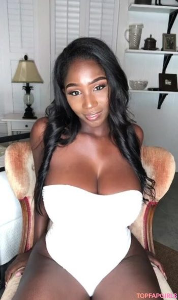 Contenido exclusivo de Ellie Ensley en OnlyFans