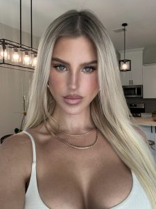 Brennah Black top blanco