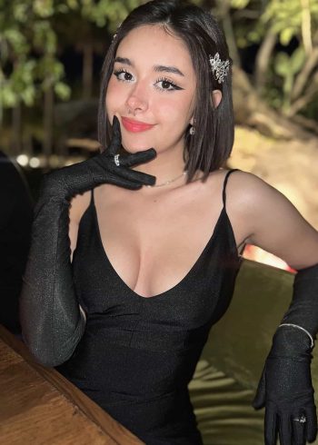 Diana Acevedo cosplay gatita negro