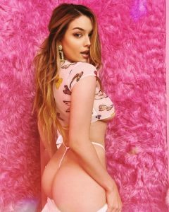 Lauren Summer outfit felino sensual