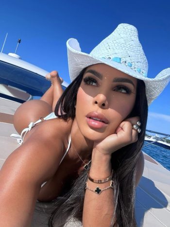 Foto de Modelo Yarishna Ayala