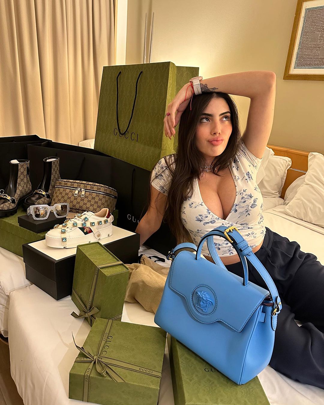 Paulina Franco, modelo mexicana de OnlyFans mostrando su figura sexy